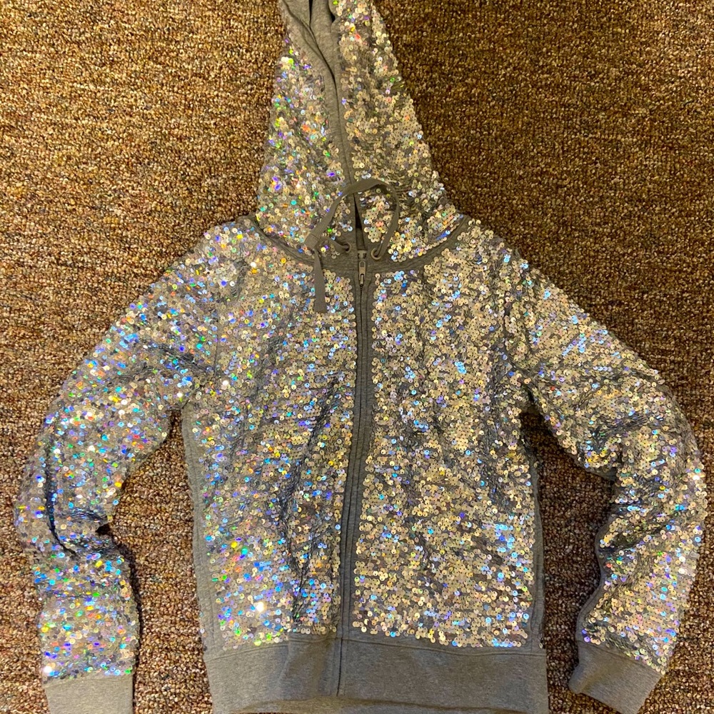 Victoria's Secret sequence fashion show zip up